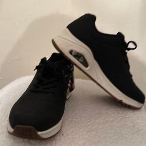 Like new Skechers